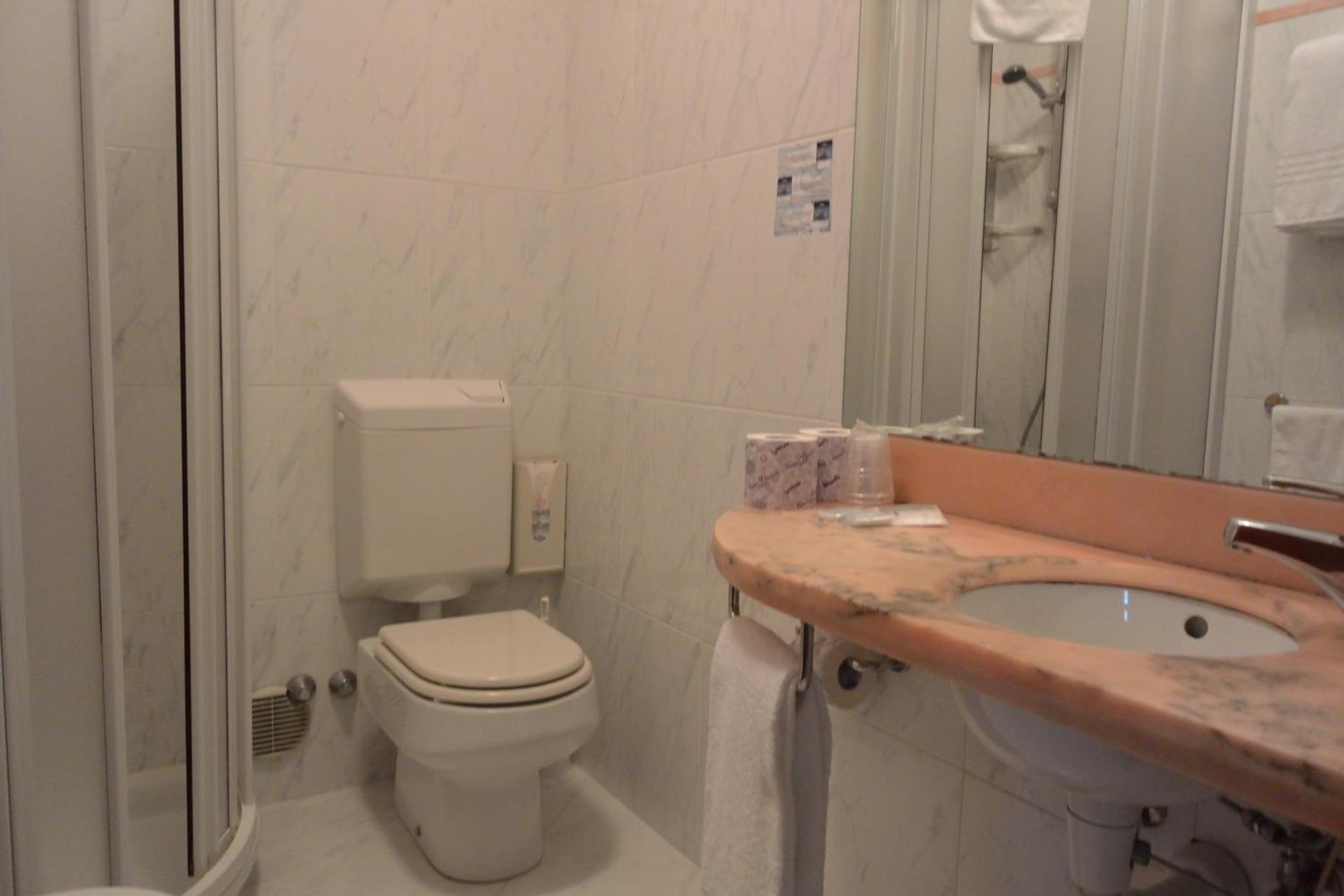 Hotel Alisei Lignano Sabbiadoro Room photo