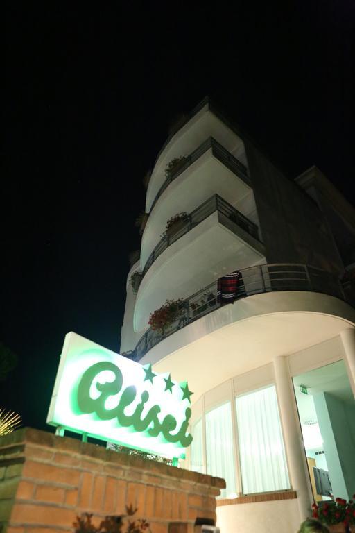 Hotel Alisei Lignano Sabbiadoro Exterior photo